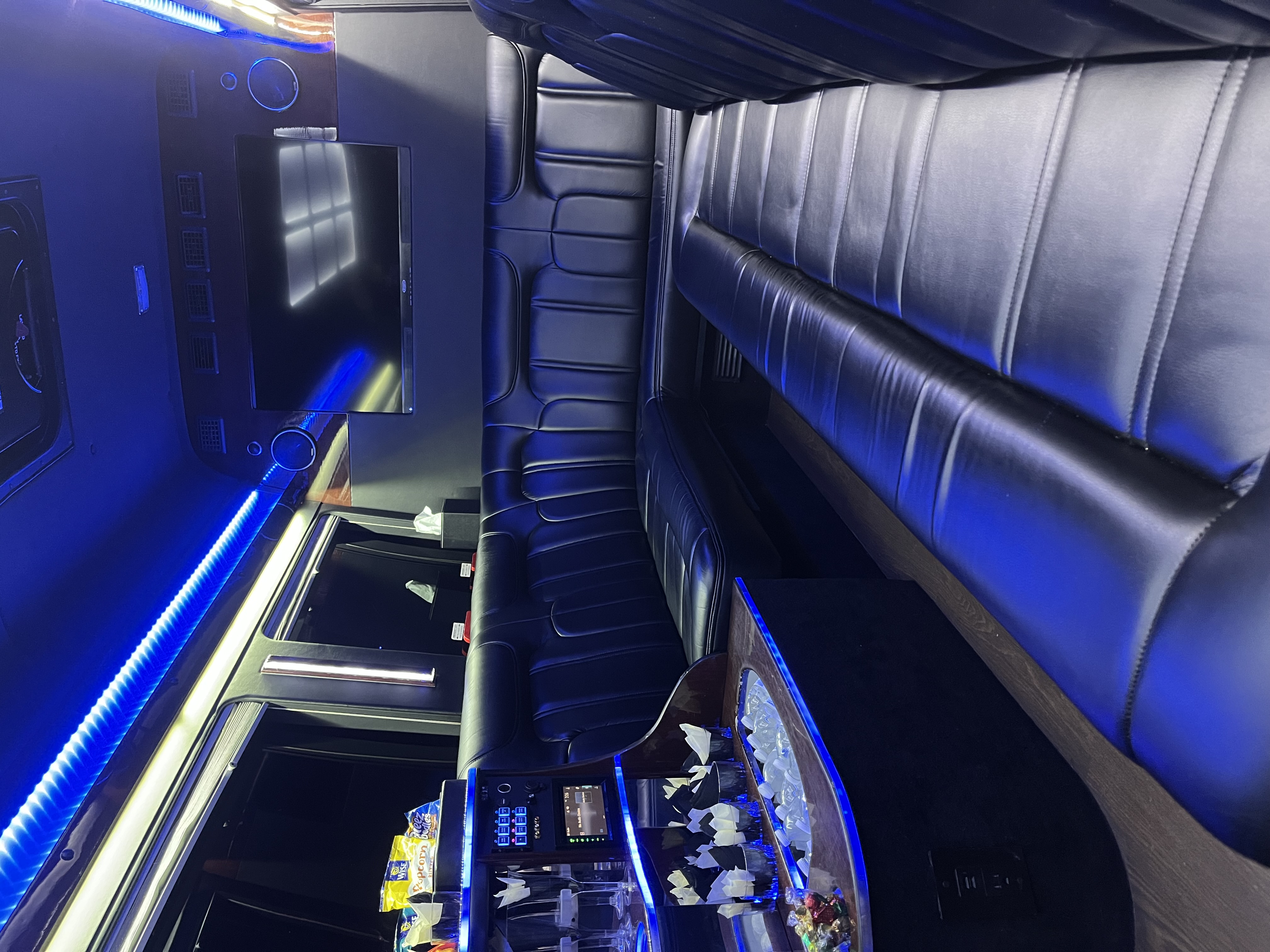 716 Limousine Fleet - gallery image of 14 pax luxury limo buses