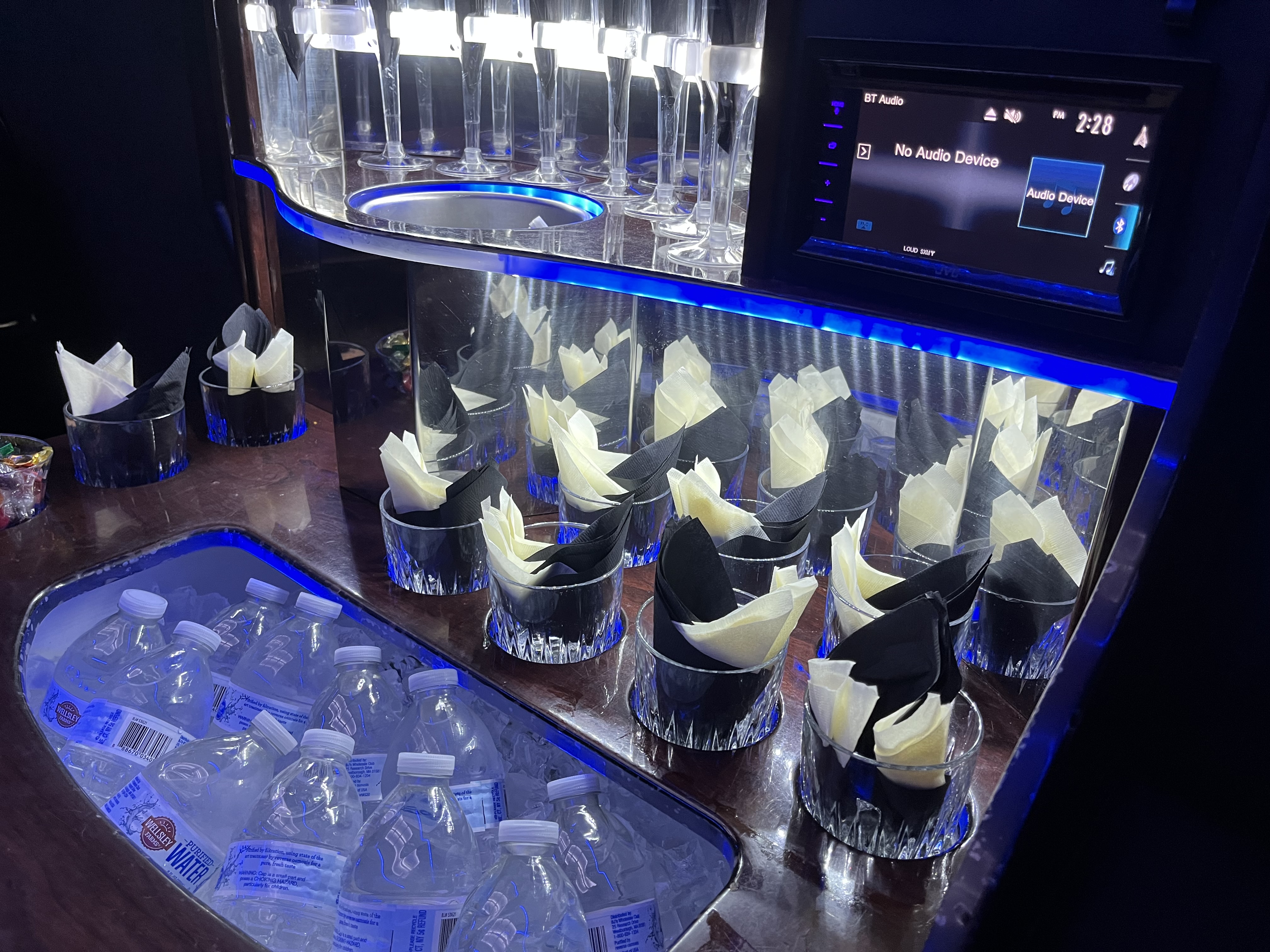 716 Limousine Fleet - gallery image of 14 pax luxury limo buses